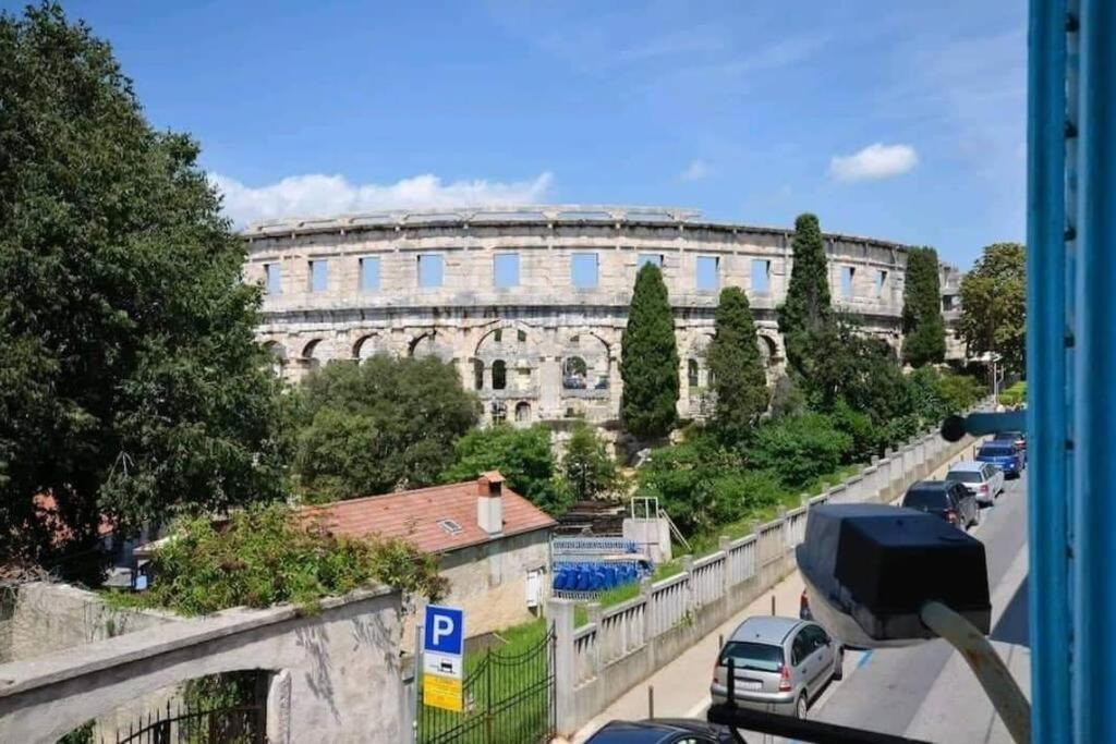 Colloseum View From The Apartment พูลา ภายนอก รูปภาพ